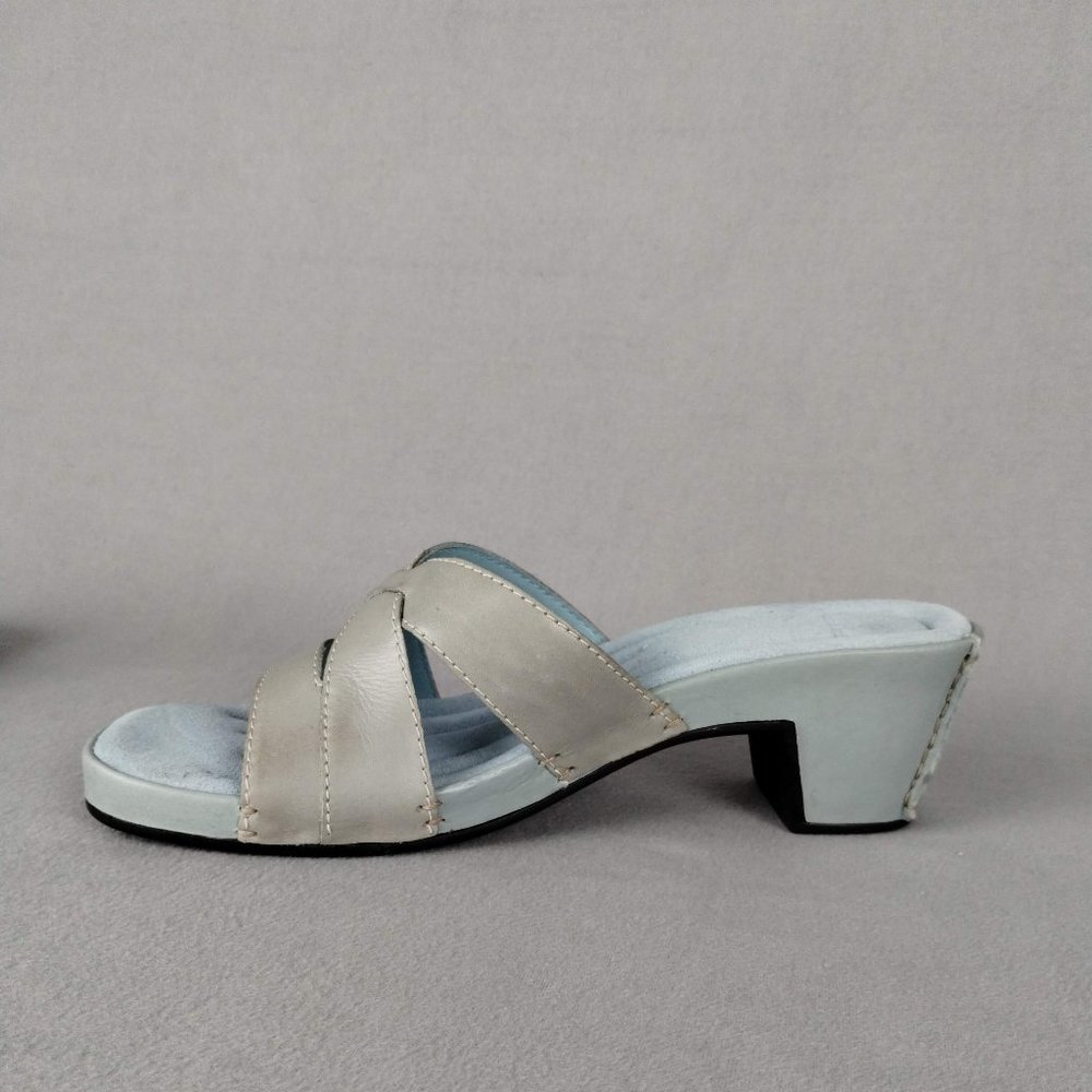 New White Mountain Blue-Gray Sandals, Size 7 - Picture 5 of 9